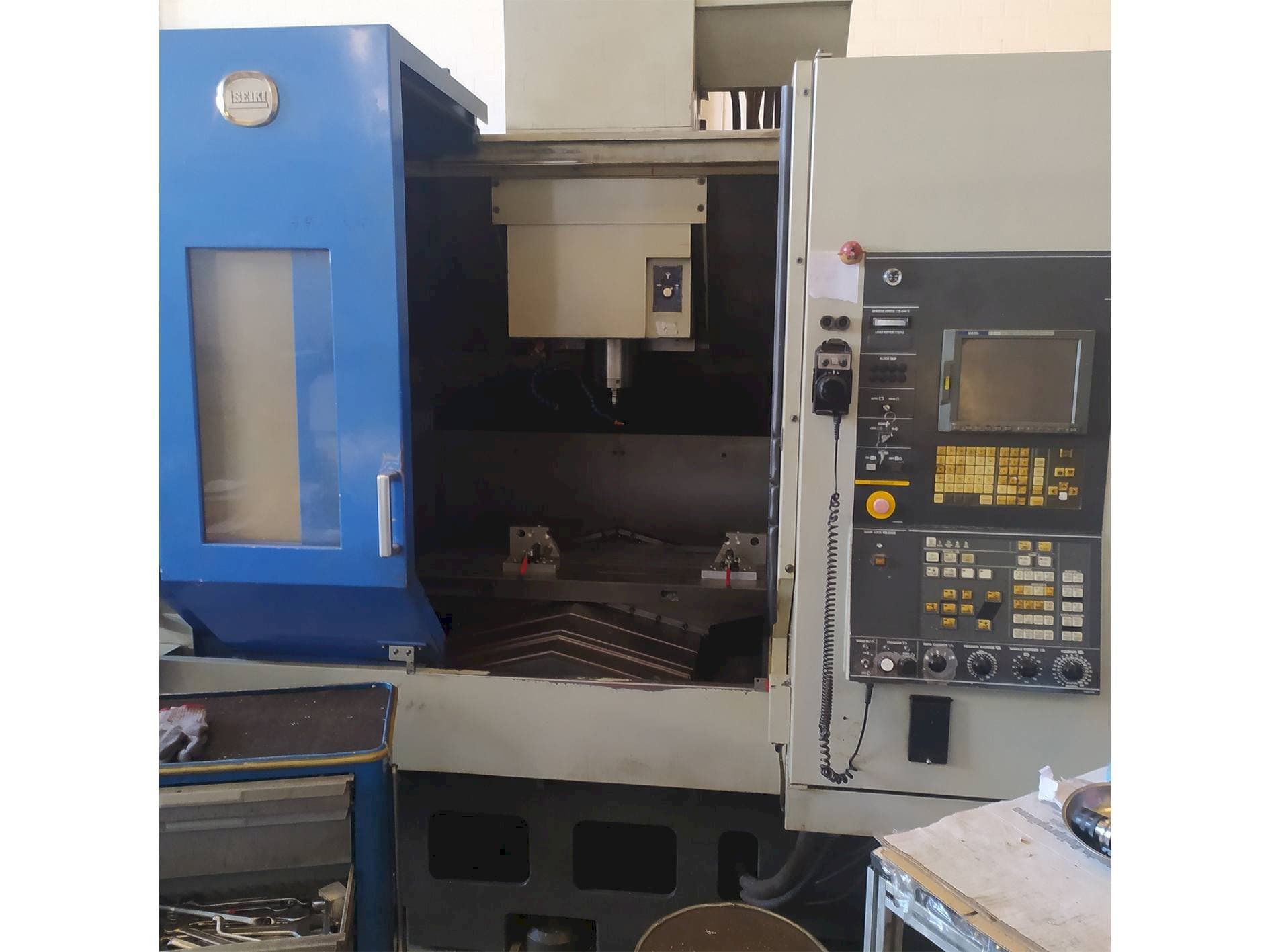 Вид станка HITACHI SEIKI VS50 спереди