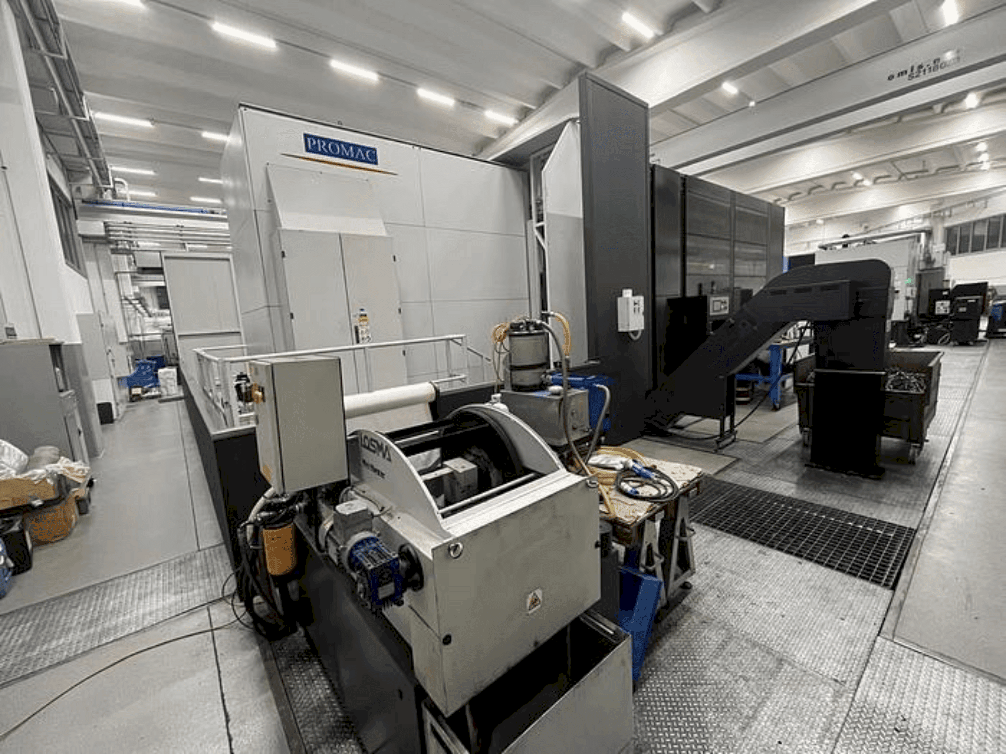 Вид станка PROMAC ETESIAN HMC. A PORTALE спереди