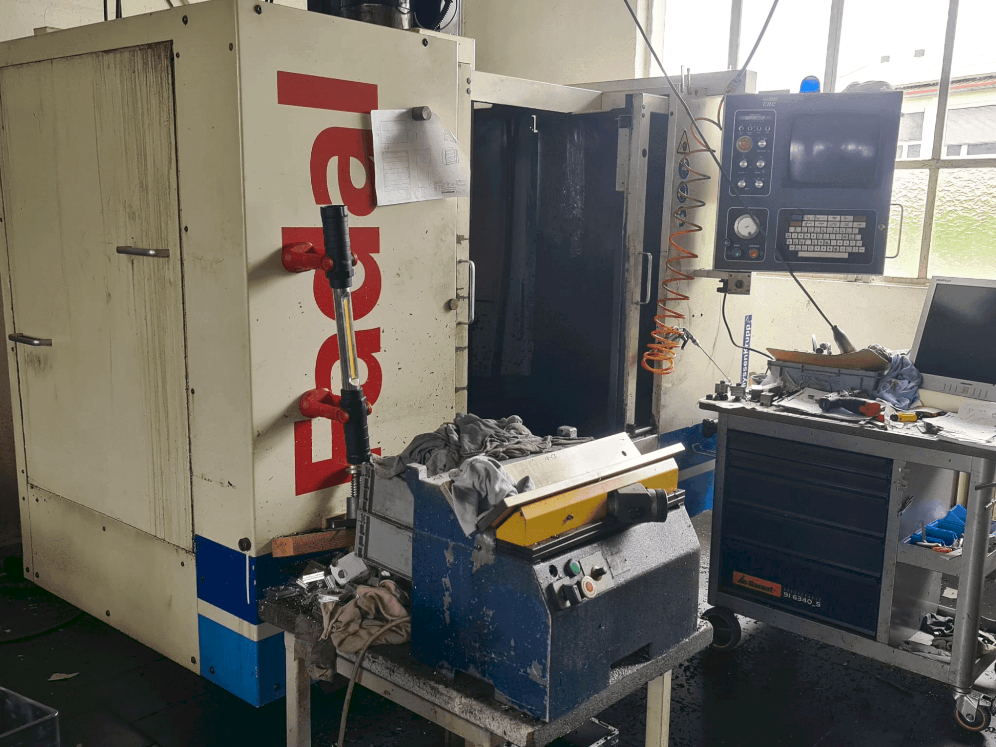 Вид станка FADAL 910  спереди