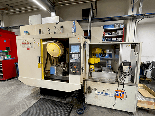 Вид станка FANUC Robodrill Alpha-T21iEL спереди