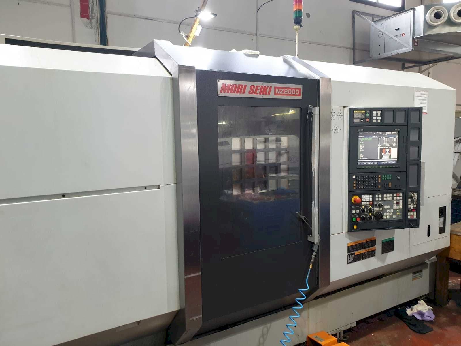 Вид станка MORI SEIKI NZ2000 T3Y3 спереди