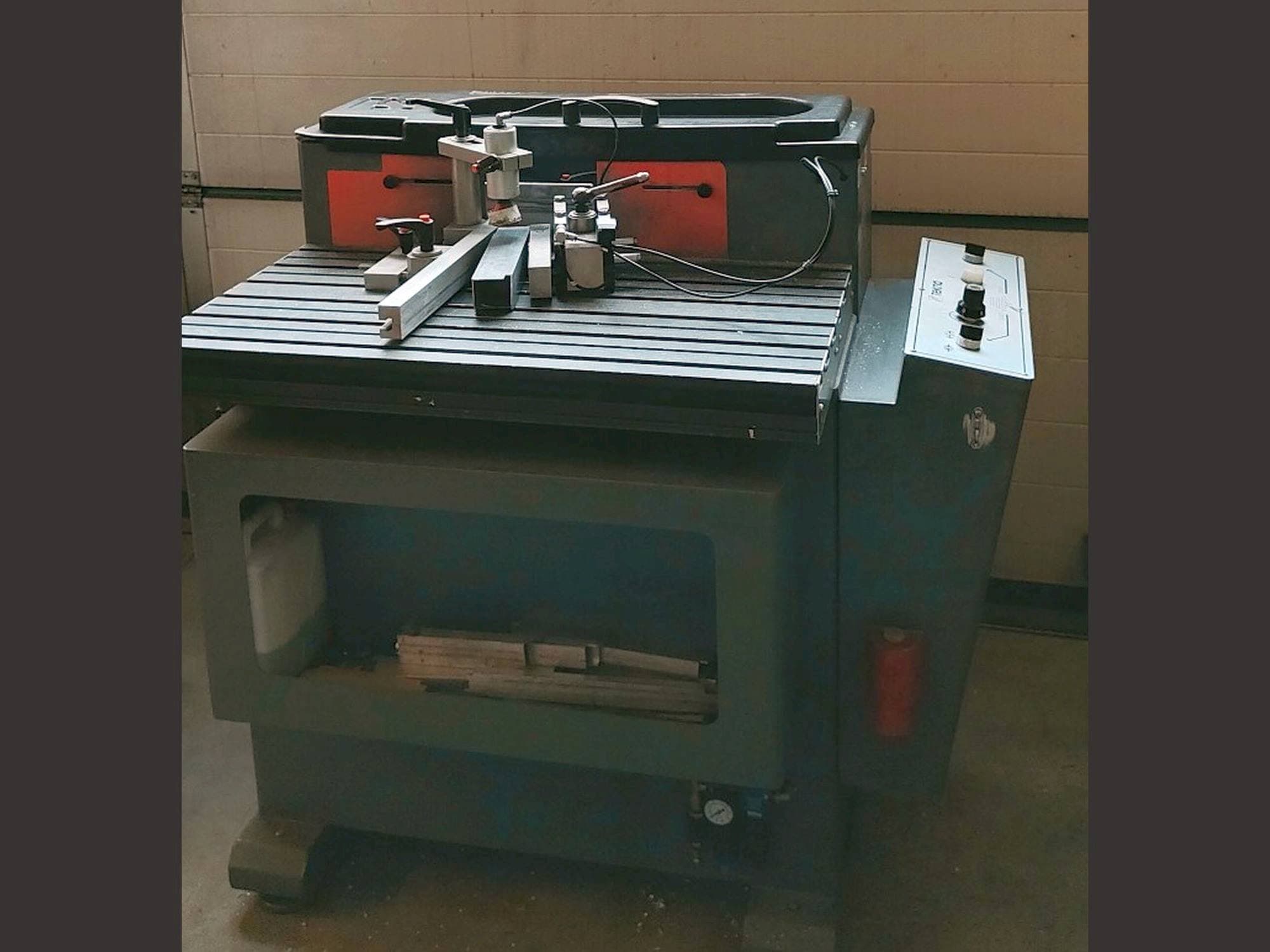 Вид станка с Tekna TK661 правой стороны