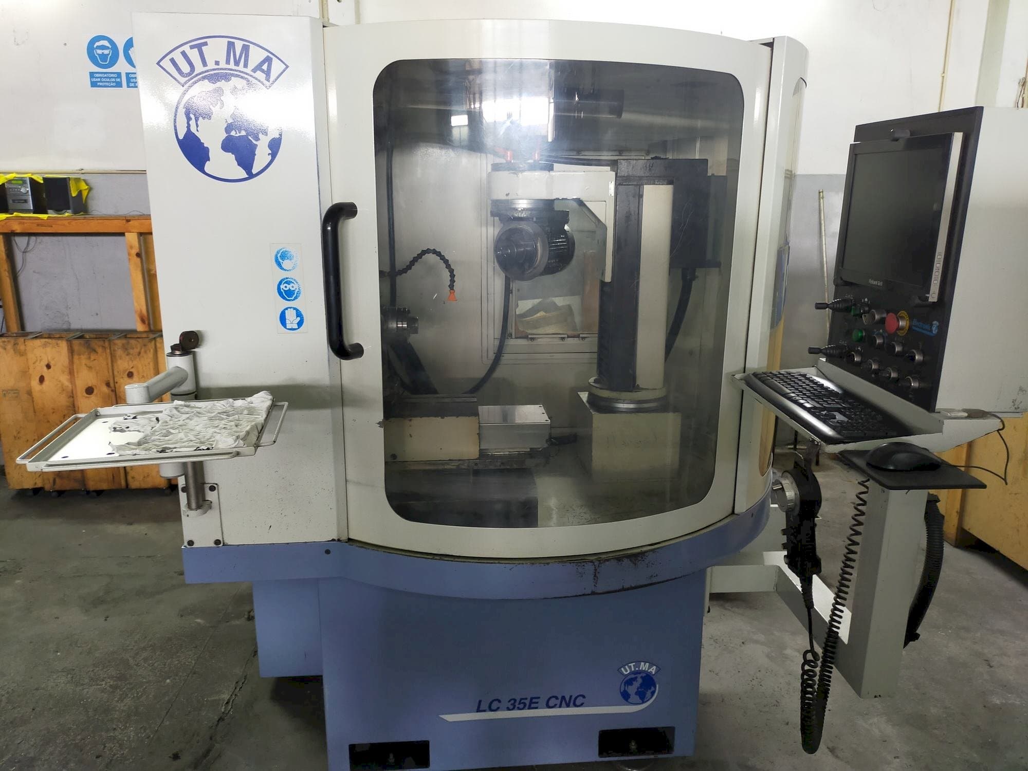 Вид станка UT.MA LC 35E спереди