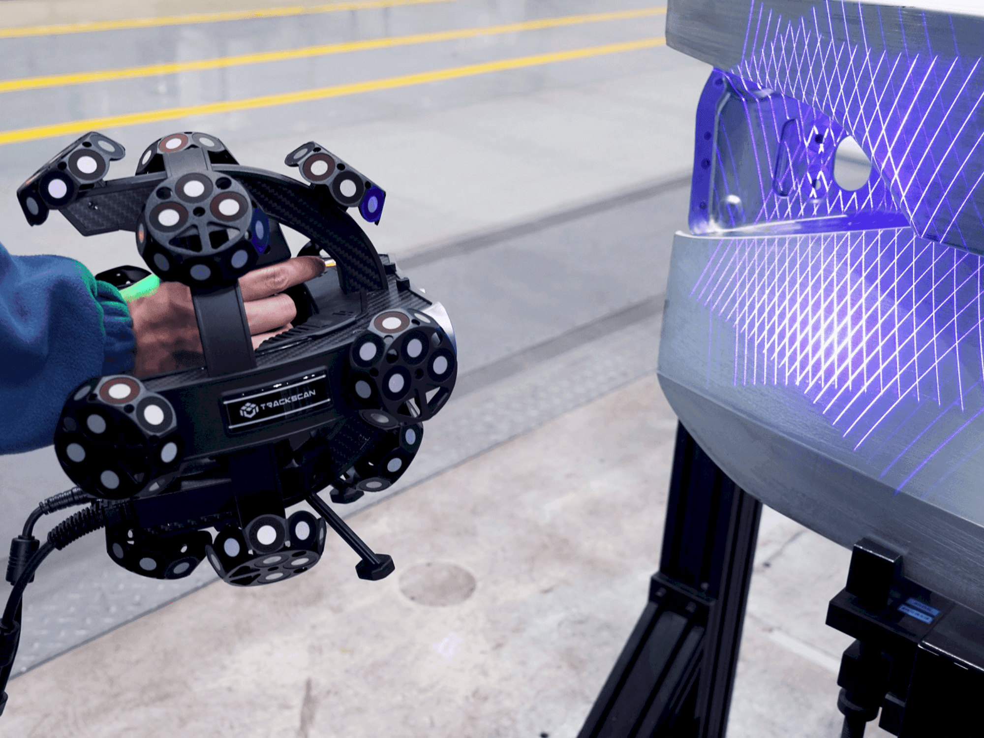 Вид станка TRACKSCAN Sharp49 спереди