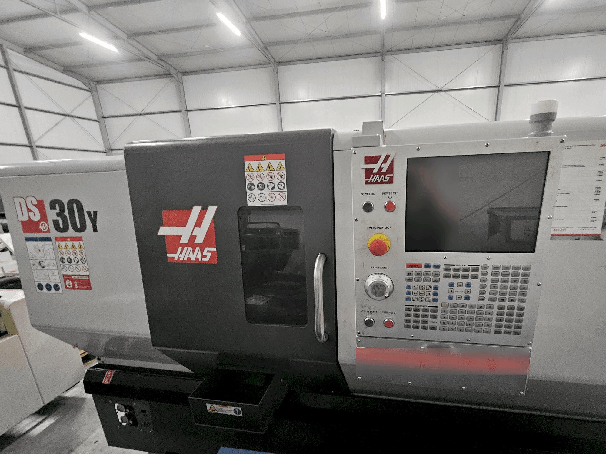 Вид станка HAAS DS-30Y спереди