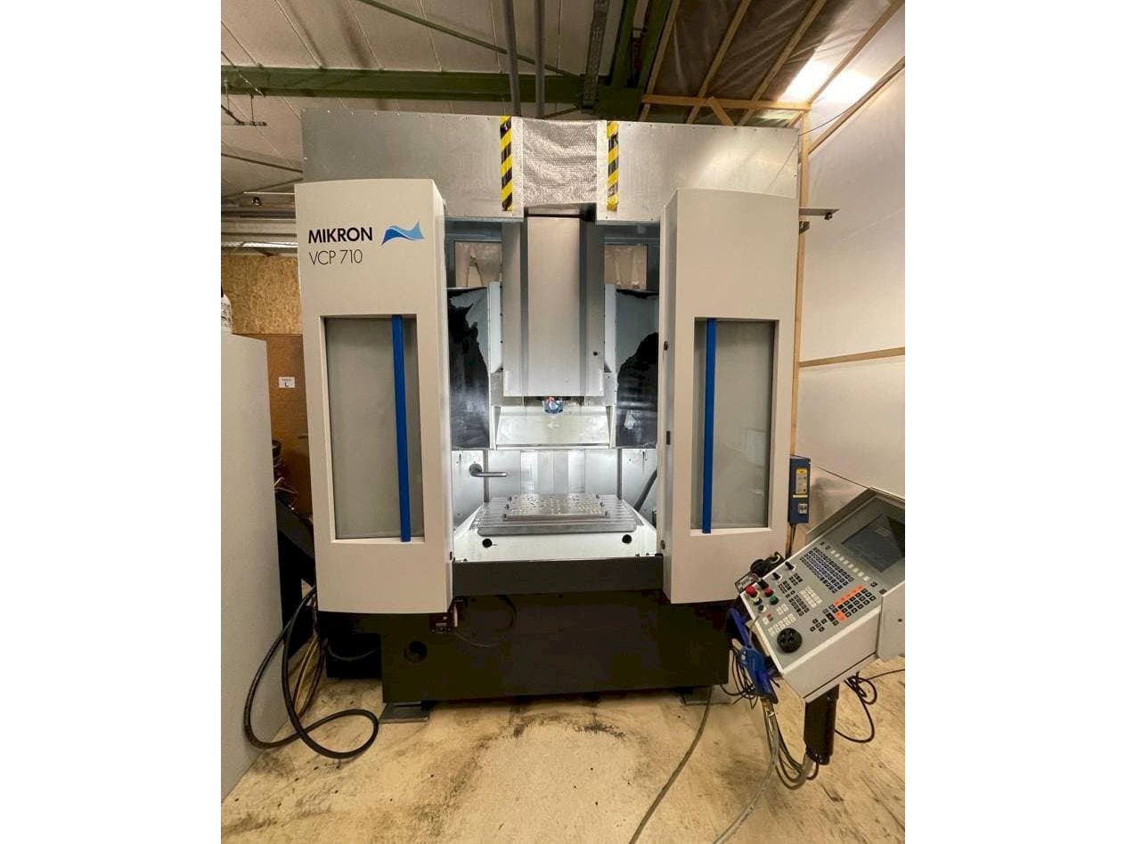 Вид станка MIKRON VCP 710 спереди