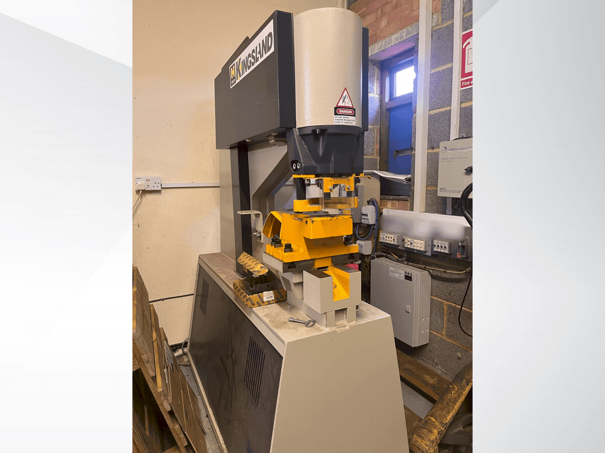 Вид станка HACO Kingsland 60p  спереди