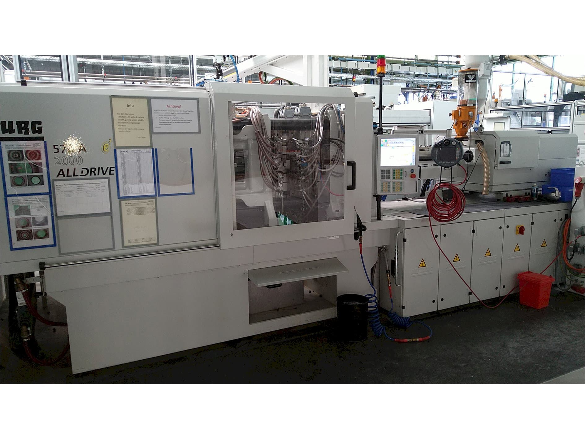 Вид станка Arburg Allrounder 570 A 2000-800 ALLDRIVE спереди