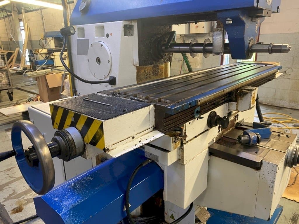 Вид станка TOS Olomouc FGU 32 спереди