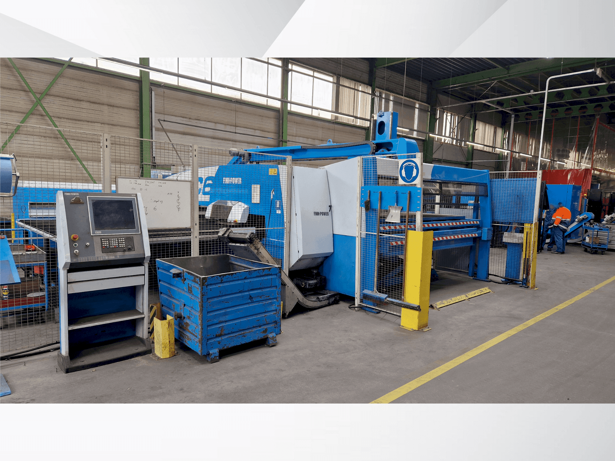 Вид станка Finn-Power C6 спереди