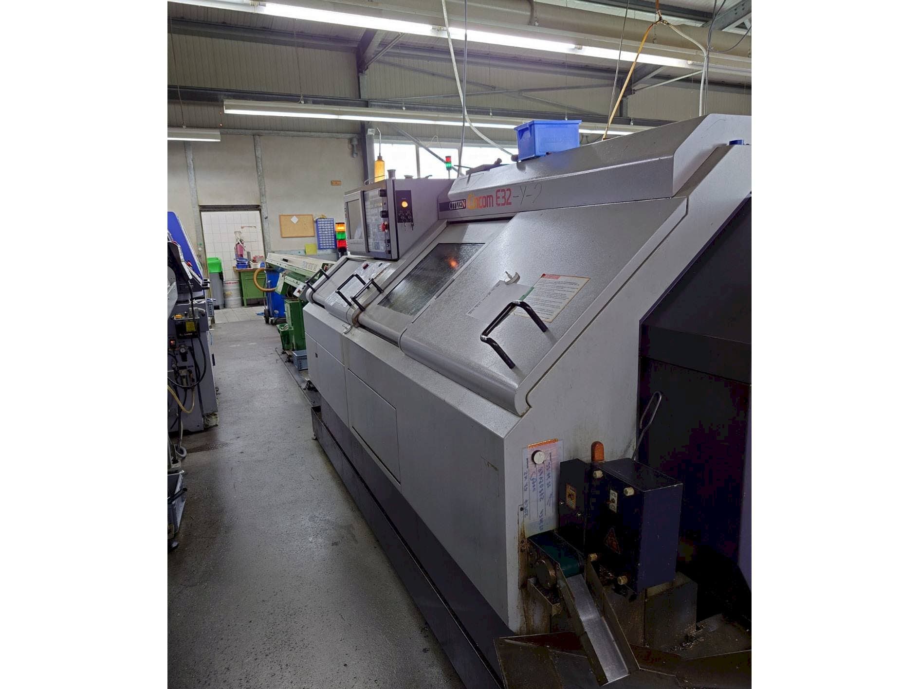 Вид станка с Citizen E32-Y-2 правой строны