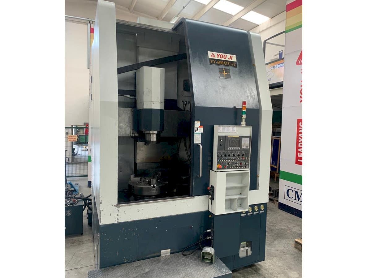 Вид станка YOU JI Yv 600ATC+C спереди