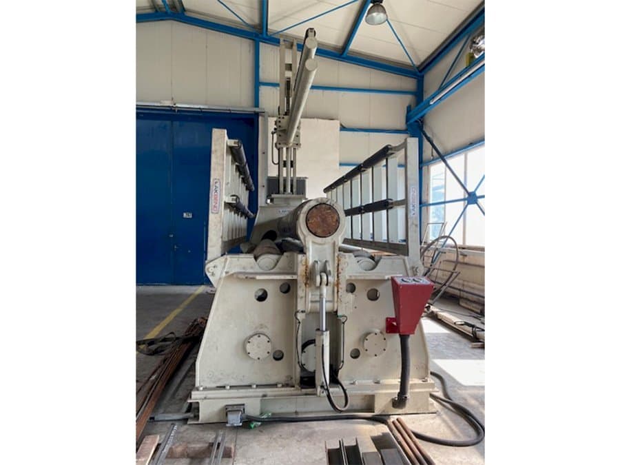 Вид станка Akyapak AHS 4100/25 спереди