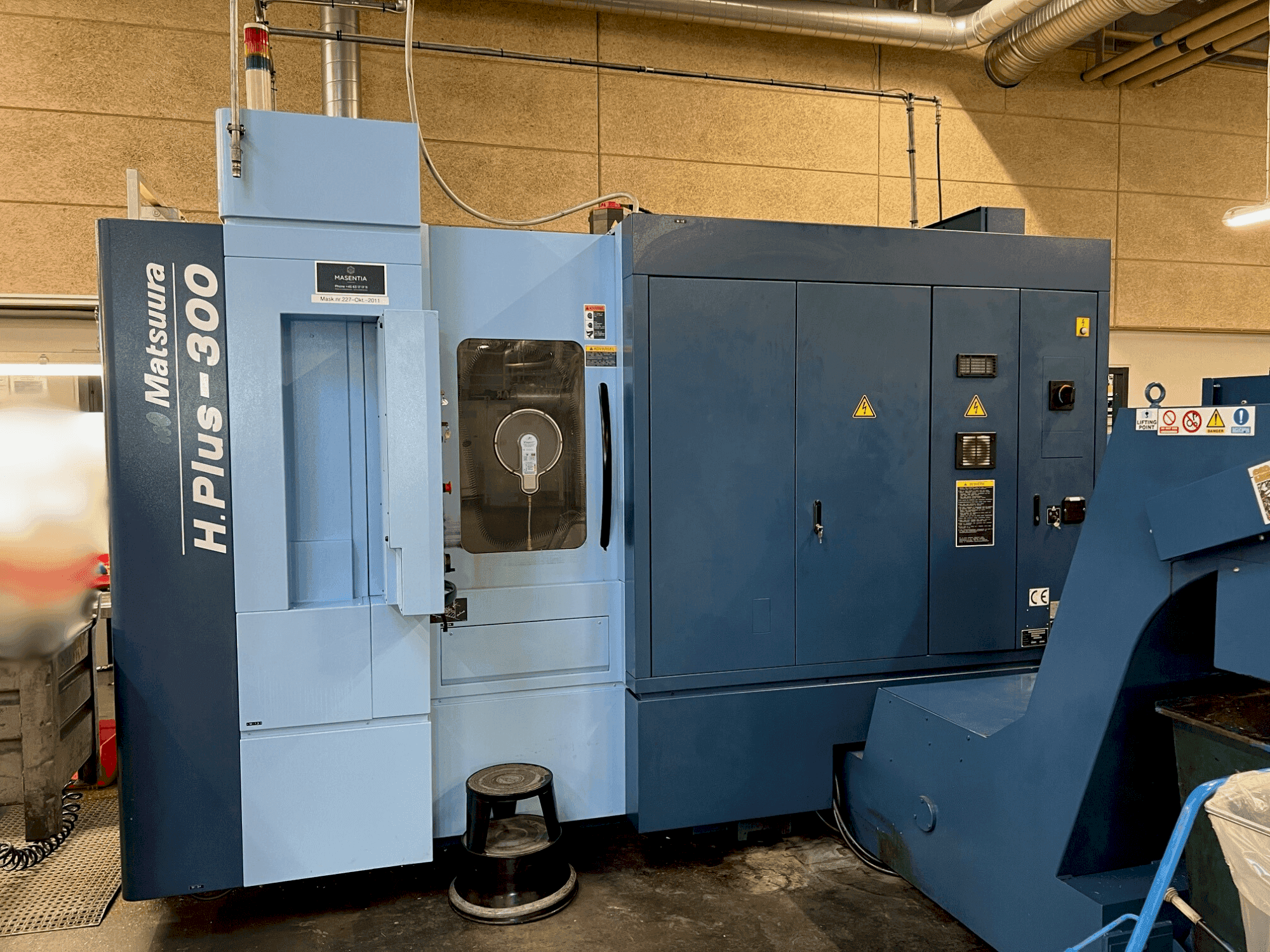 Вид станка Matsuura H.PLUS-300 спереди