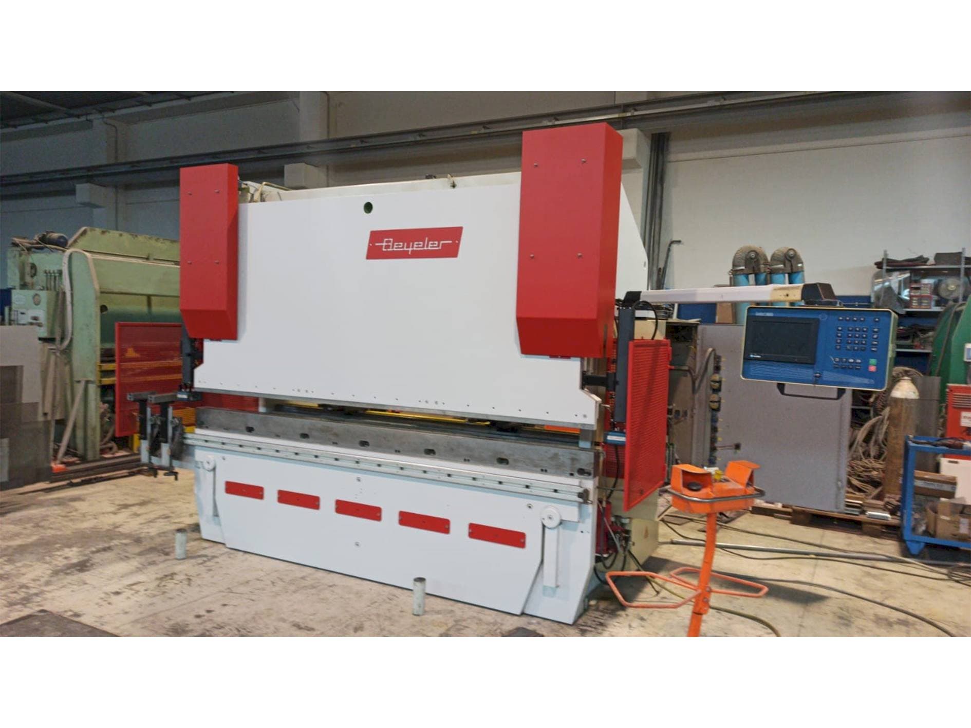 Вид станка BEYELER PR8 спереди