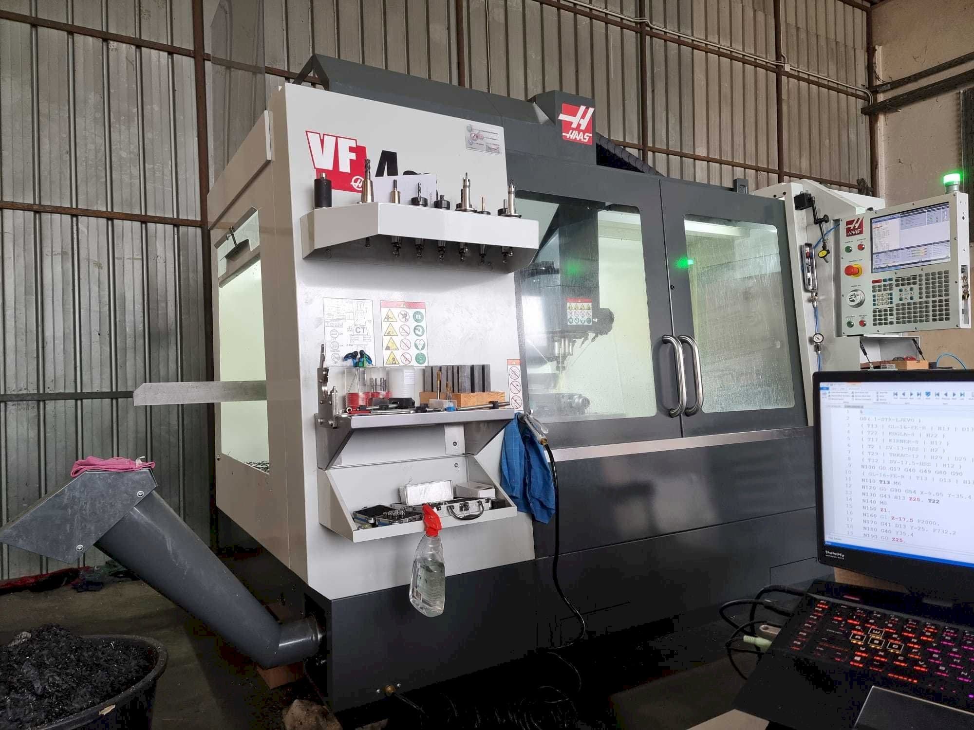 Вид станка HAAS VF4SS спереди