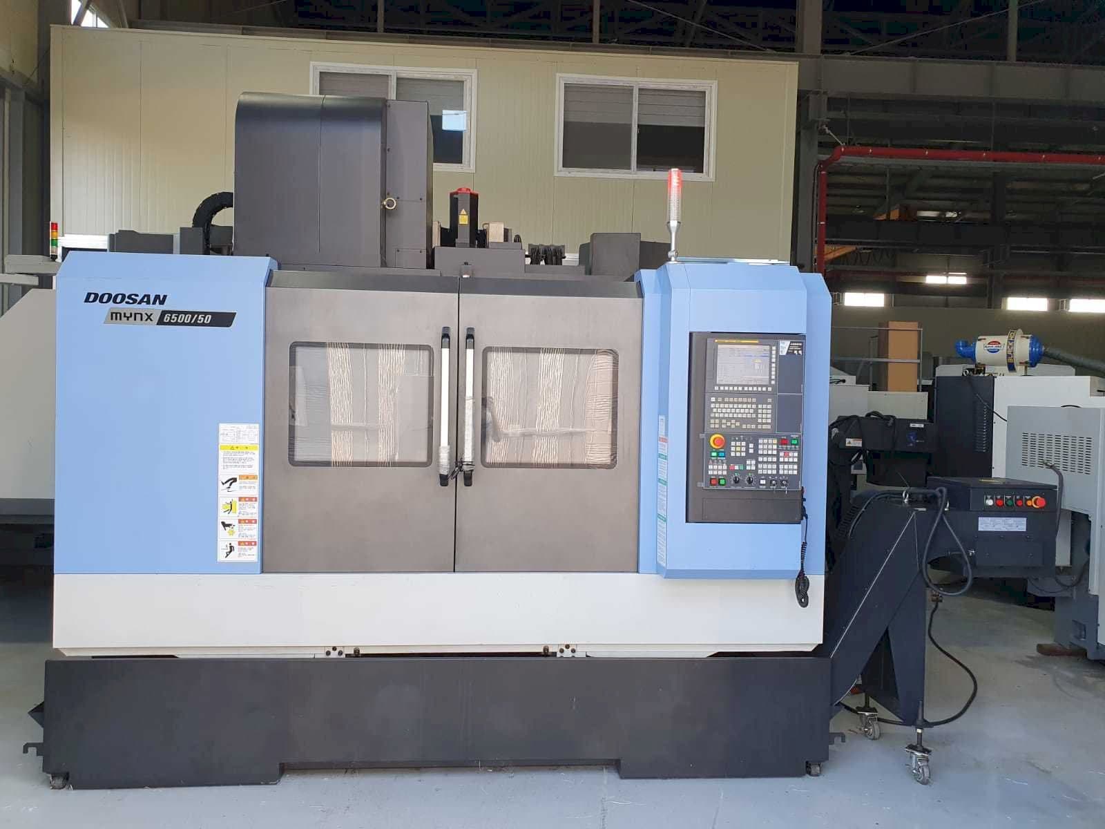 Вид станка Doosan Mynx 6500/50 спереди