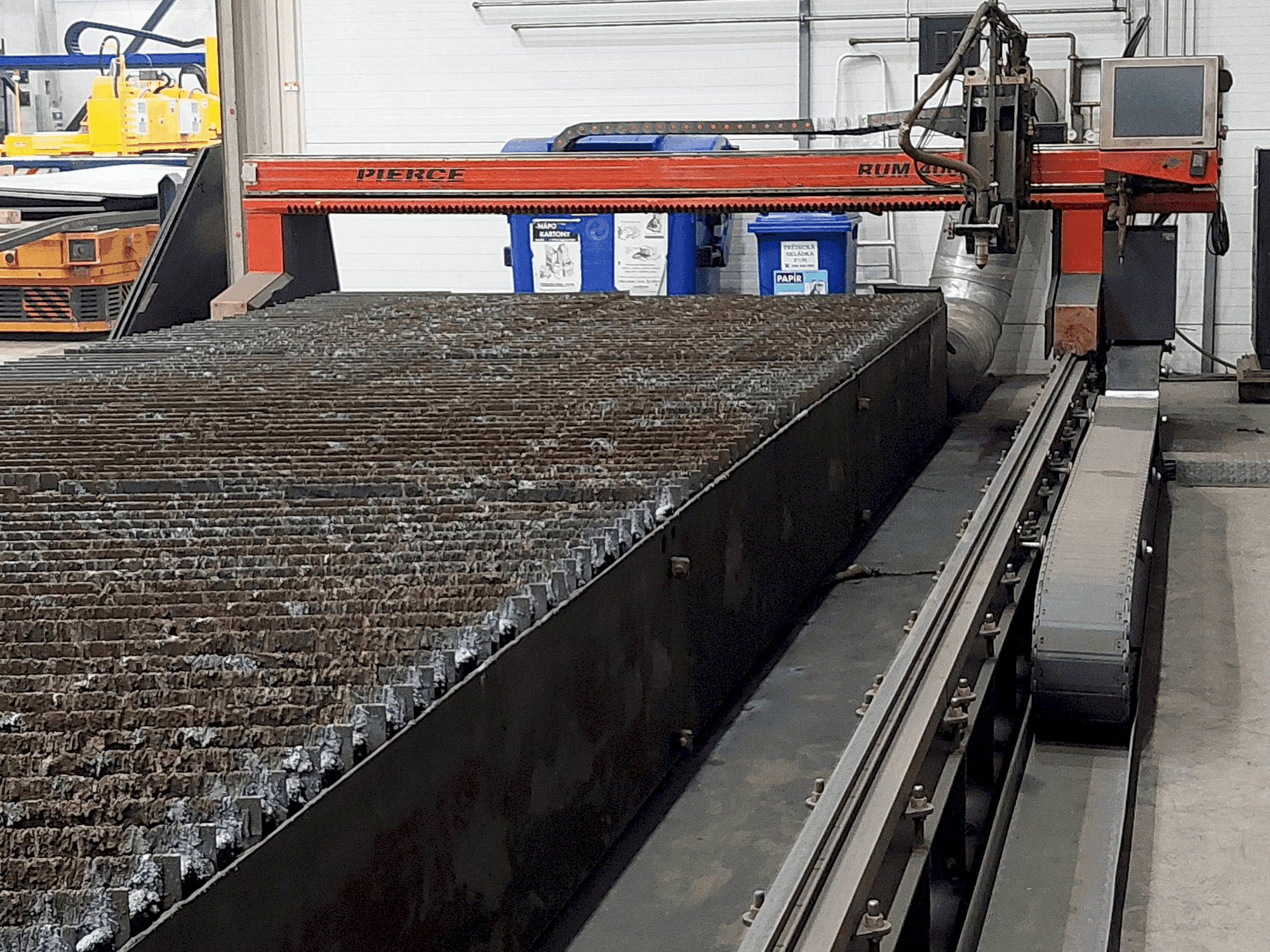 Вид станка PIERCE RUM 4000 GP спереди