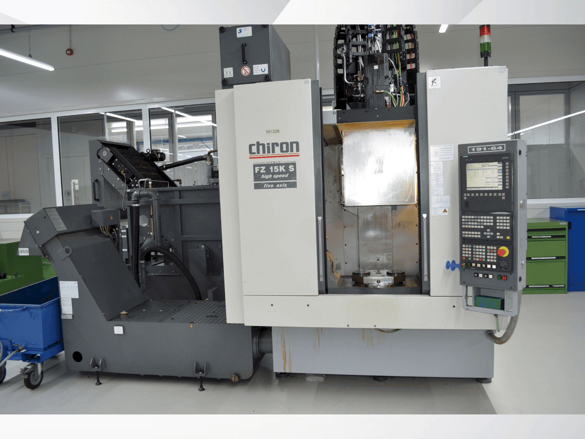 Вид станка CHIRON FZ 15KS five axis high speed спереди