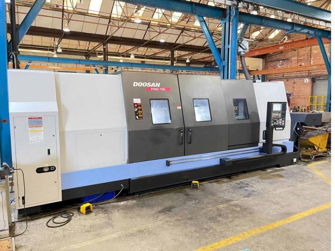 Вид станка Doosan Puma 700L спереди
