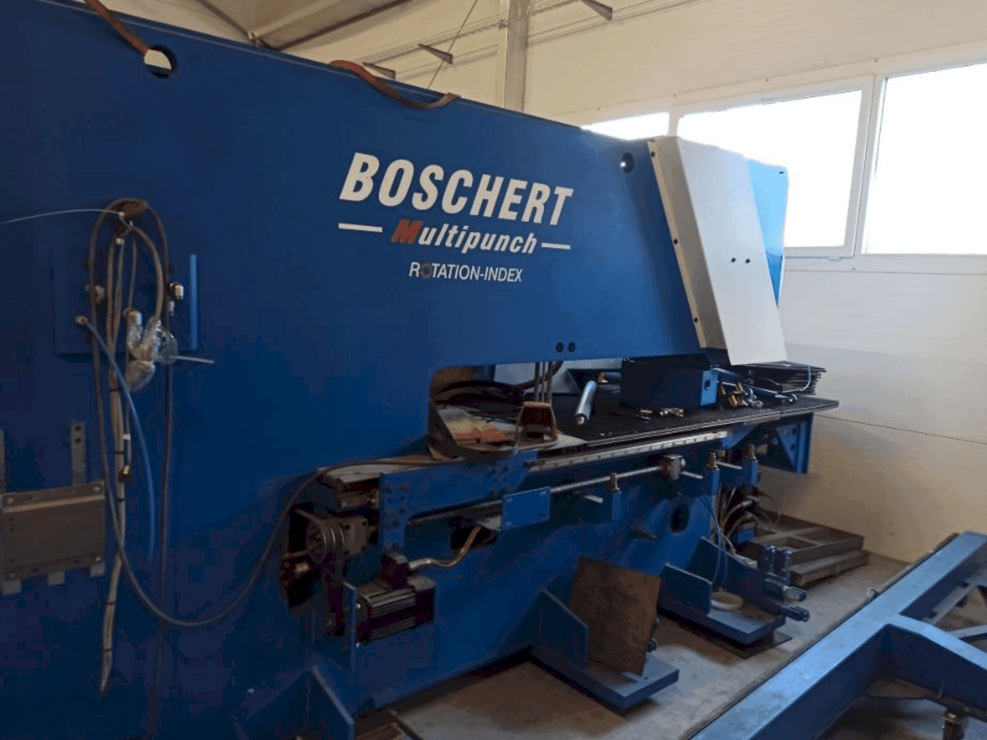 Вид станка BOSCHERT MULTIPUNCH 1250  спереди