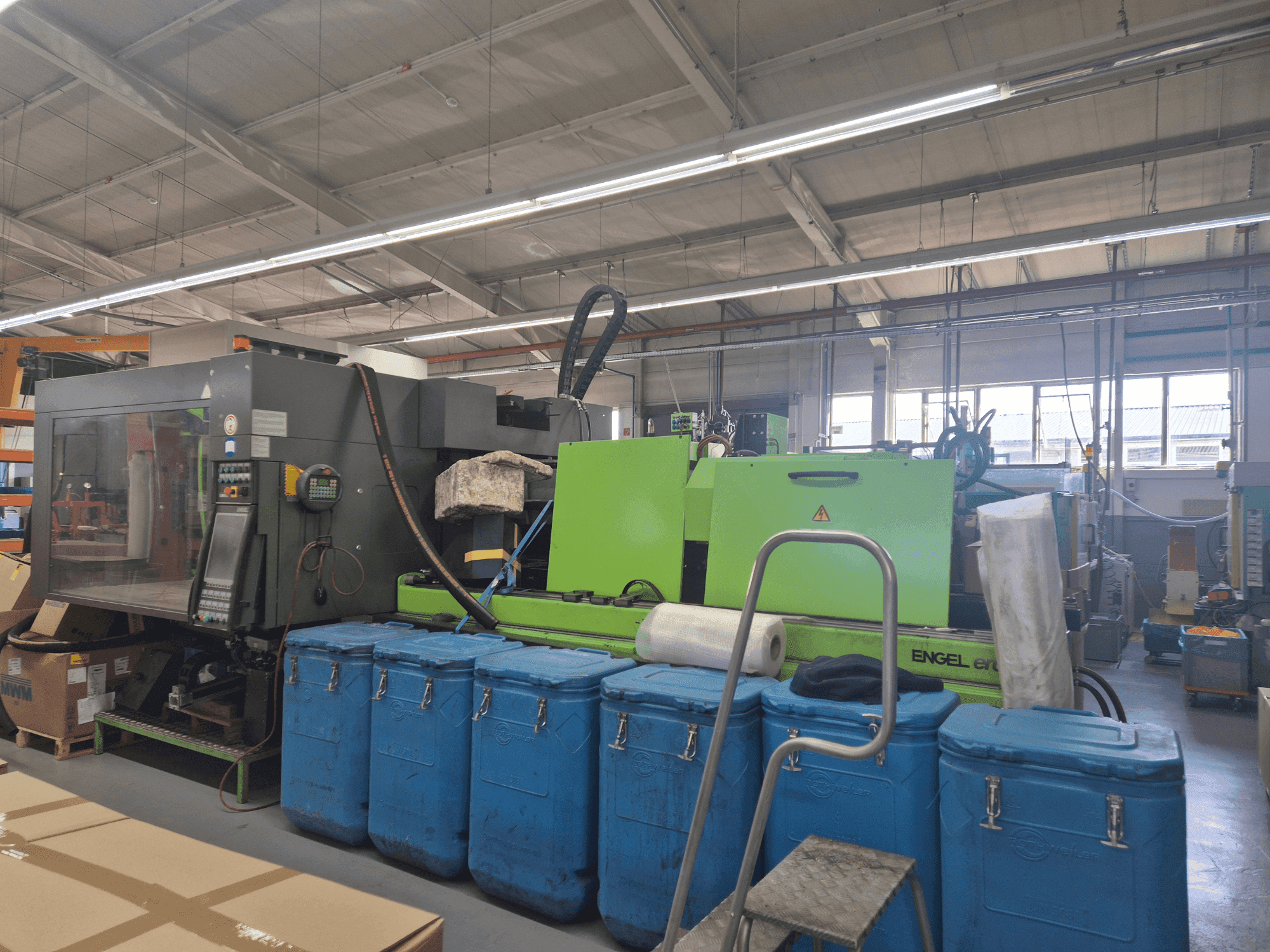 Вид станка Engel Victory 2050H500V/300 Combi  спереди