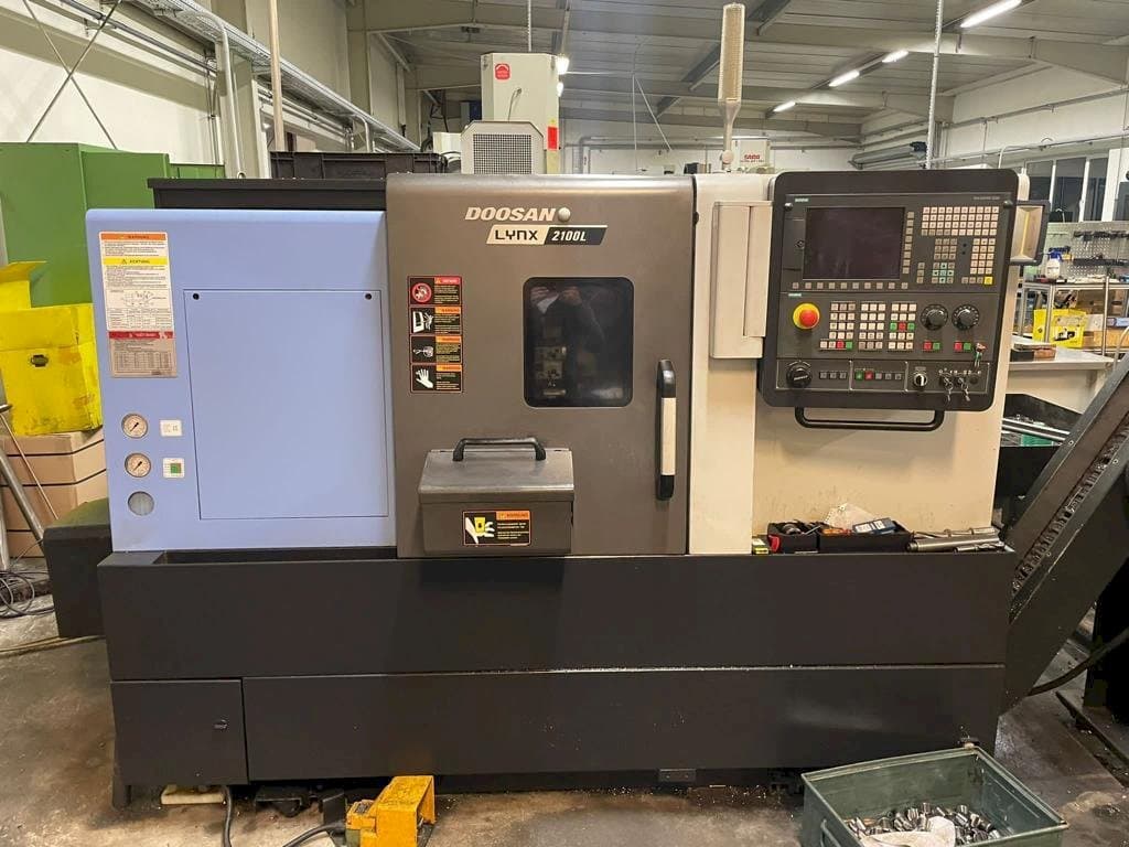 Вид станка Doosan Lynx 2100LB спереди