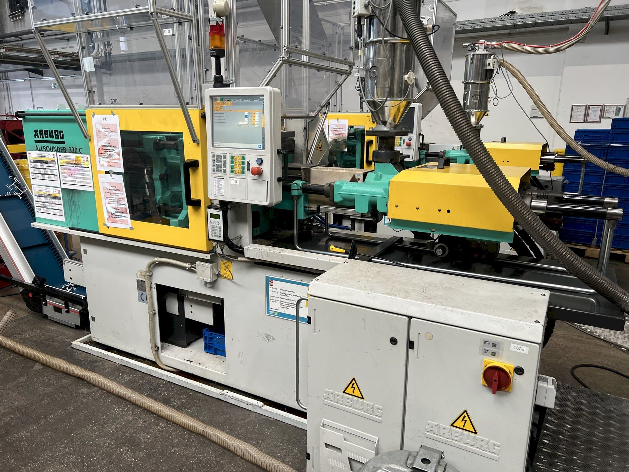 Вид станка Arburg Allrounder 320C 500 - 170 спереди