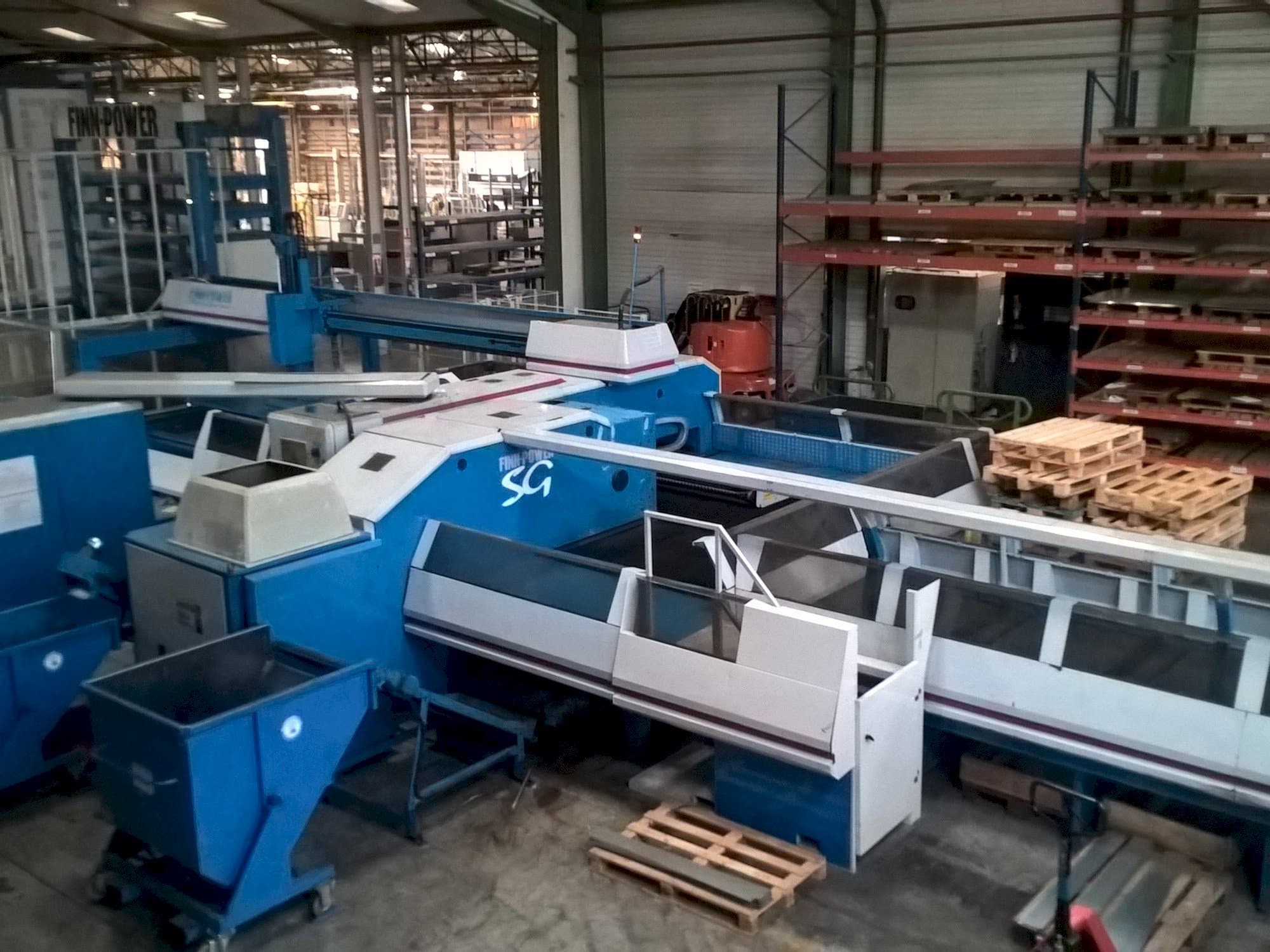 Вид станка Finn-Power SG6 спереди