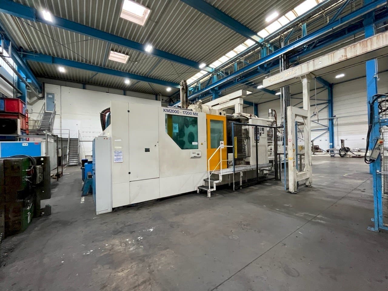 Вид станка Krauss Maffei KM 2000 17200 MX  спереди