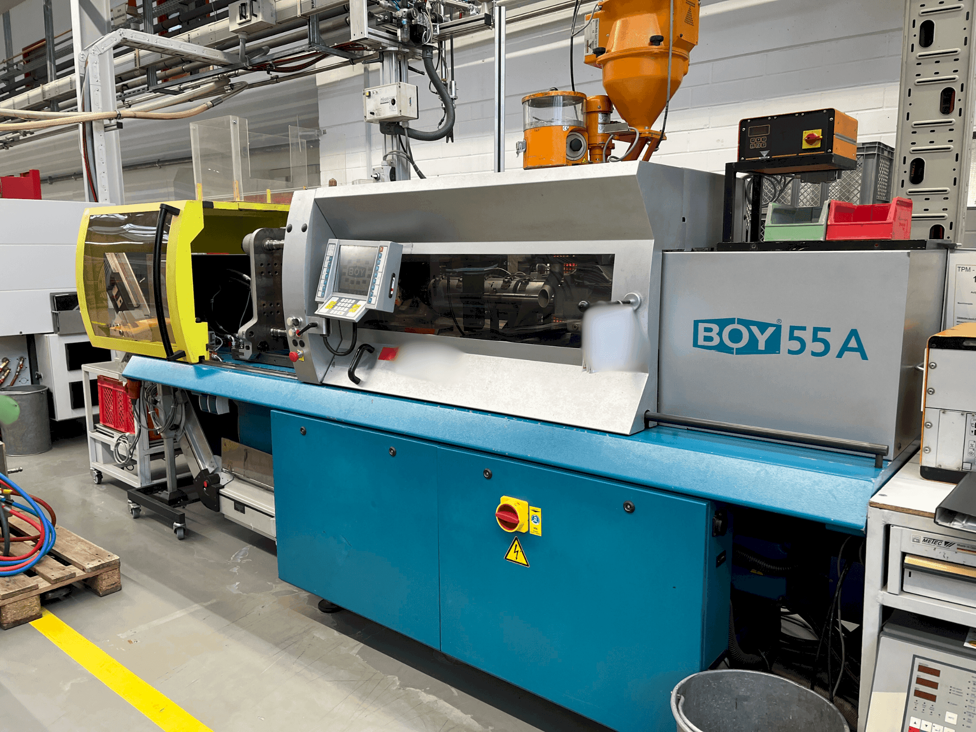 Вид станка BOY 55A  спереди