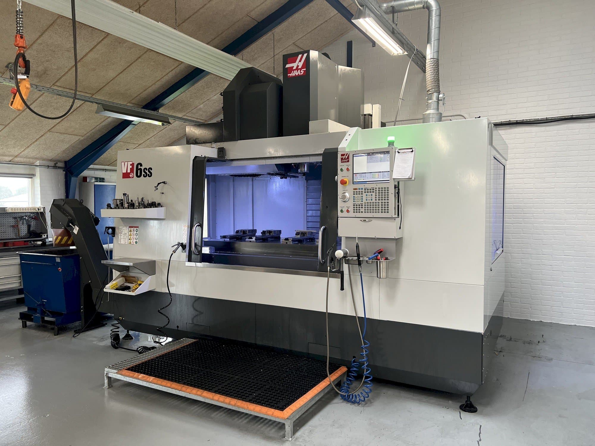 Вид станка HAAS VF6-SS спереди