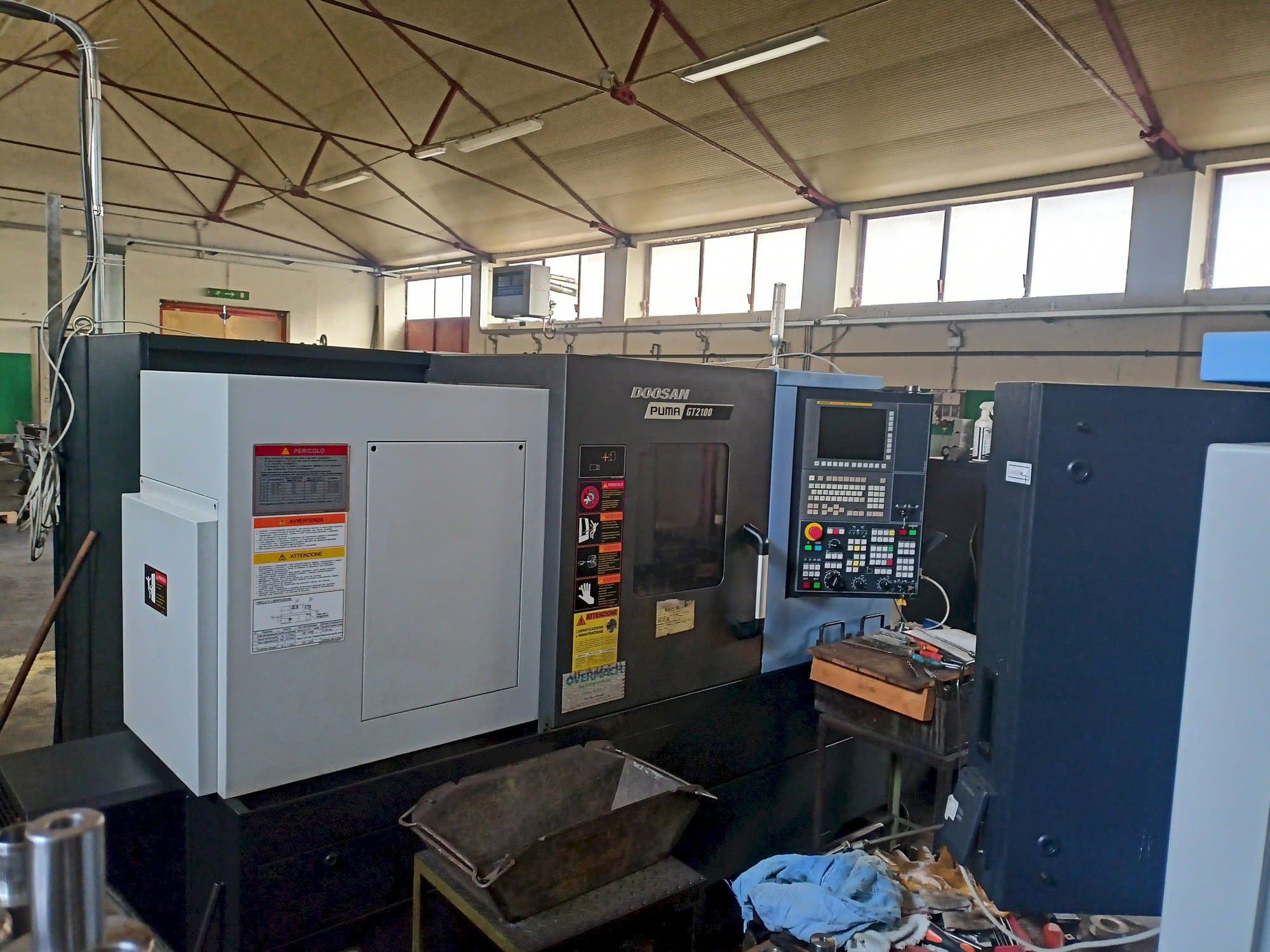 Вид станка DOOSAN Puma GT2100 спереди