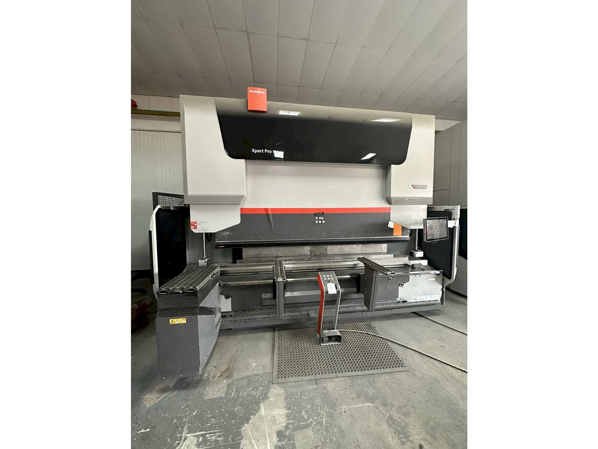 Вид станка Bystronic Xpert 150/3100 спереди