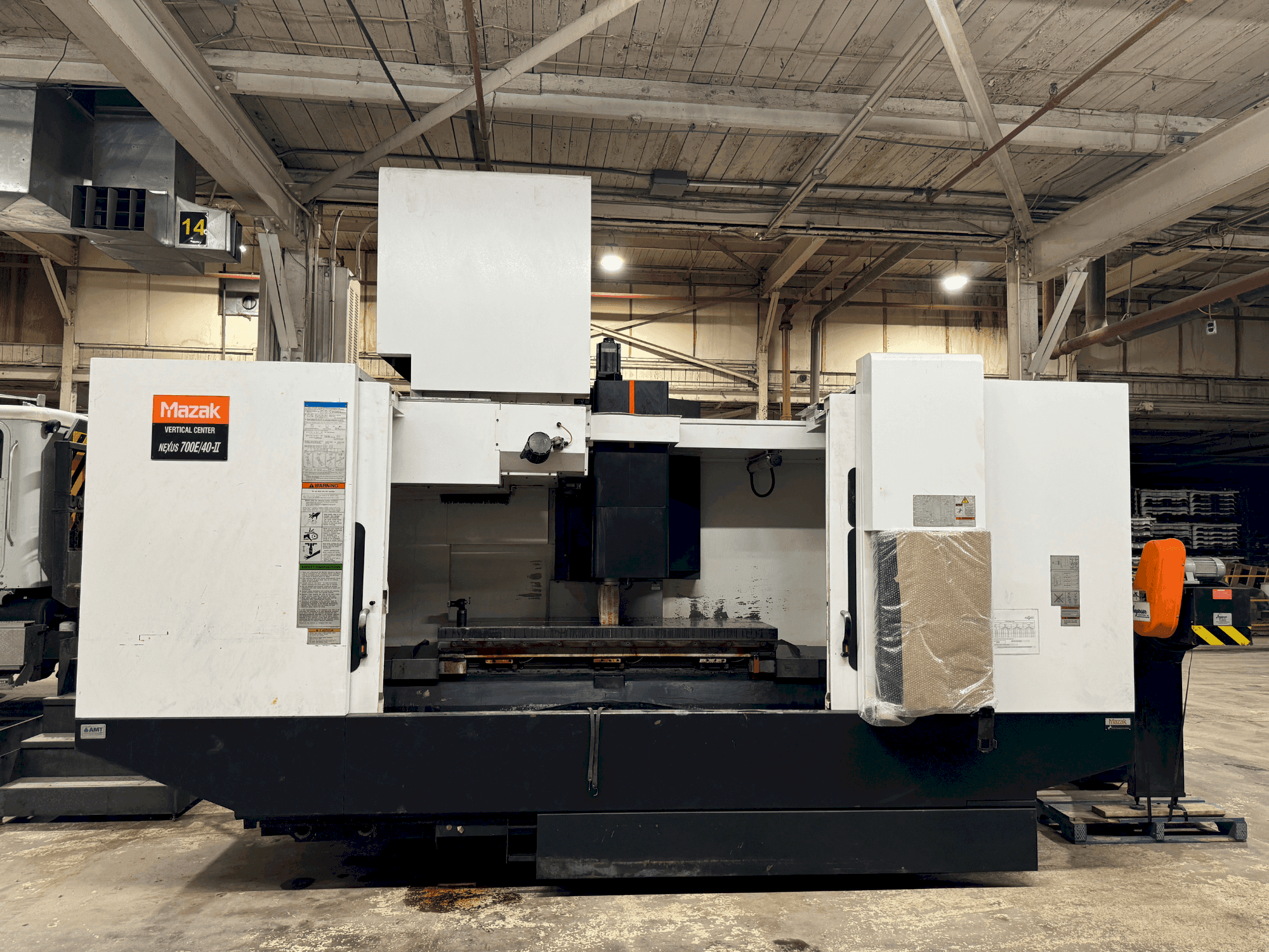 Вид станка Mazak VCN 700E/40-II  спереди