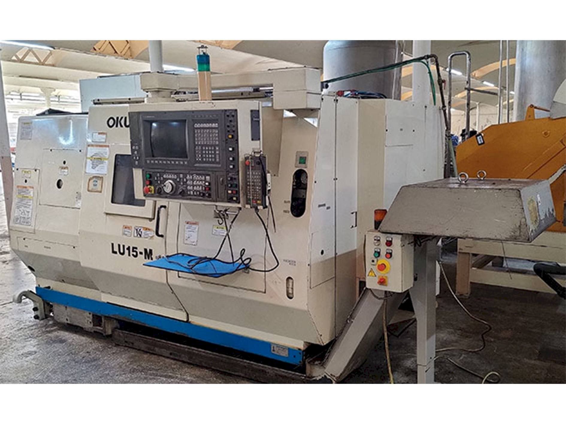 Вид станка Okuma LU-15M спереди
