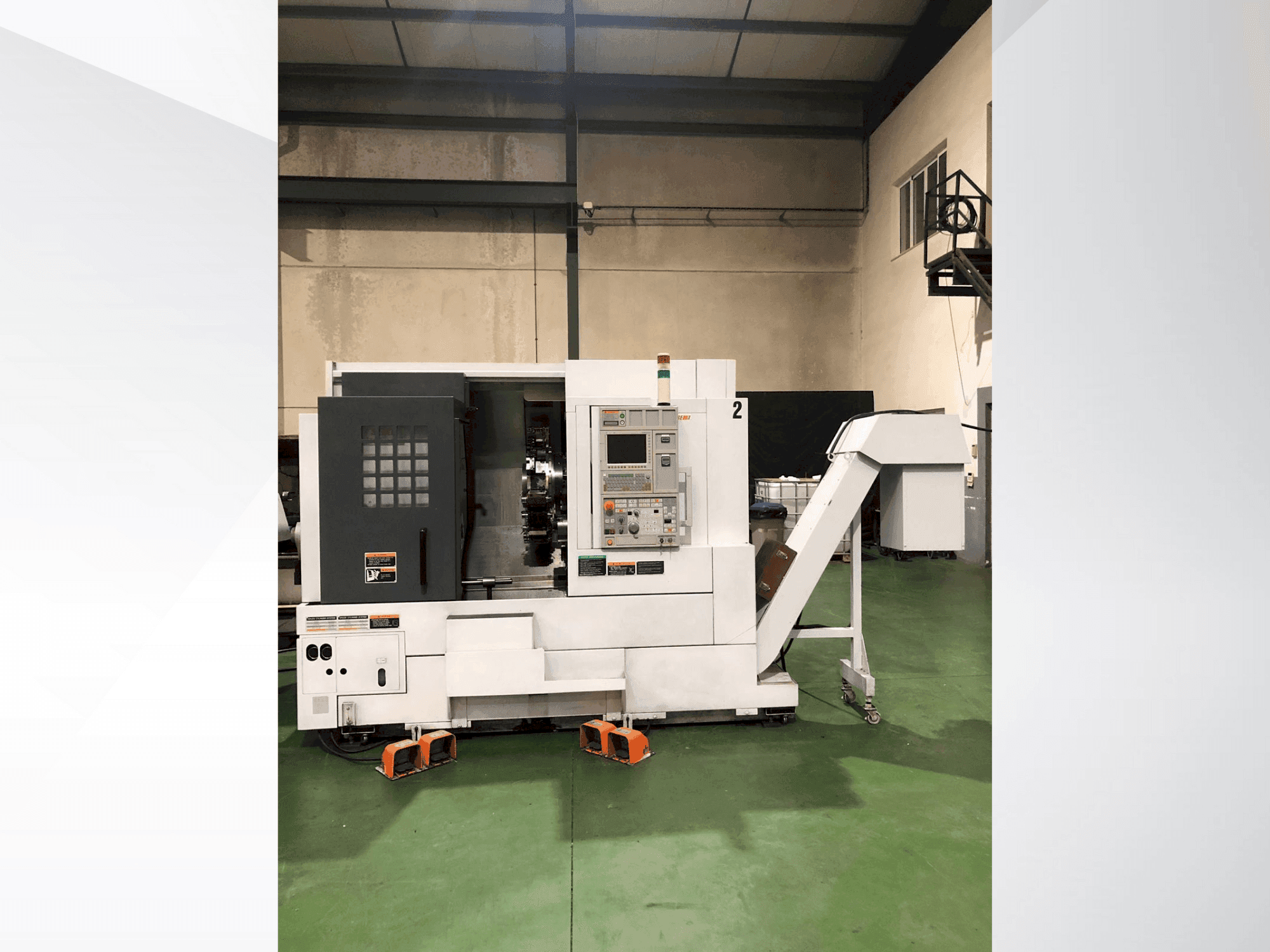 Вид станка MORI SEIKI NL2000SY спереди