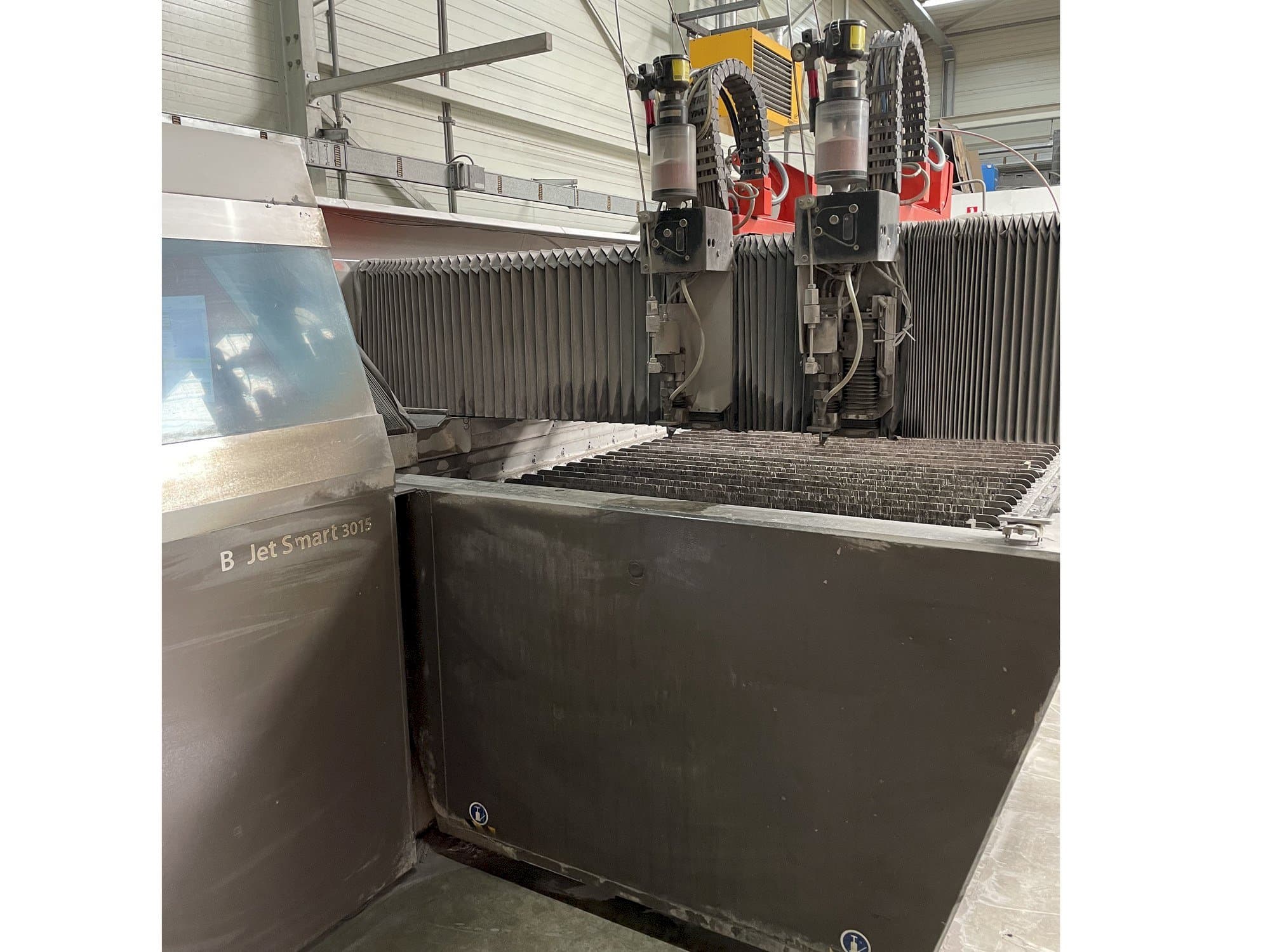 Вид станка Bystronic ByJet Smart 3015  спереди