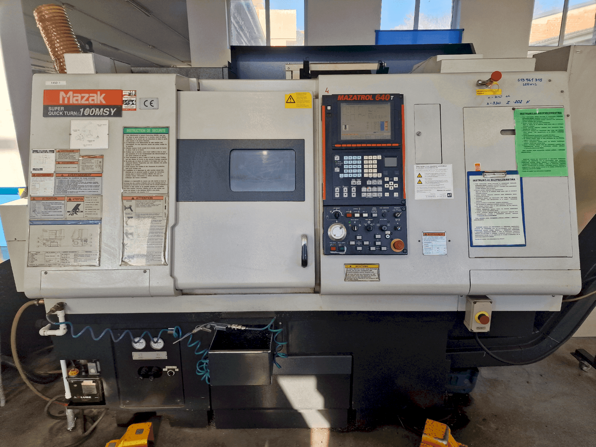 Вид станка Mazak SQT-100MSY  спереди