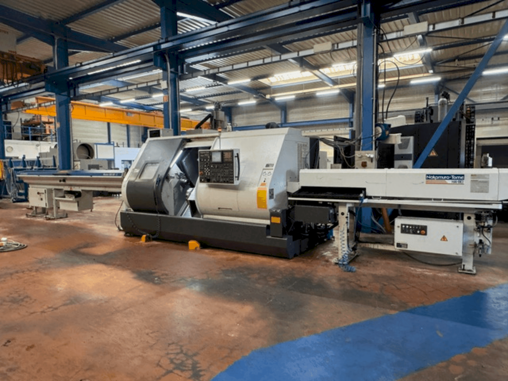 Вид станка NAKAMURA-TOME Super NTJ спереди