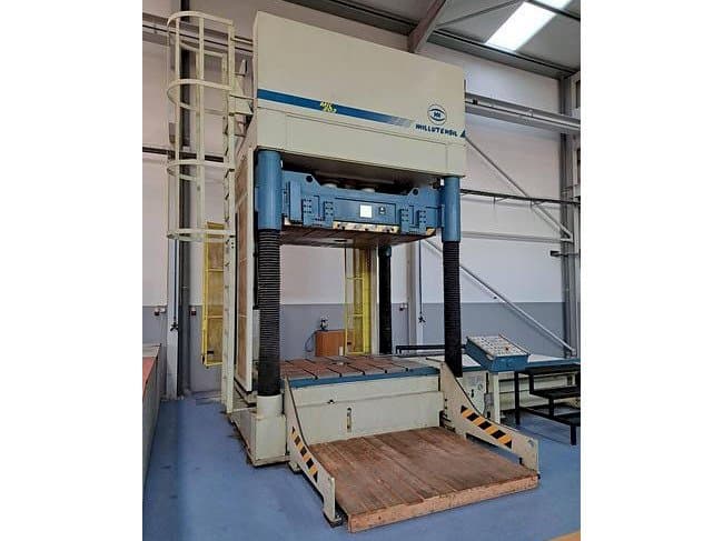 Вид станка с MILLUTENSIL Mil 203 правой стороны