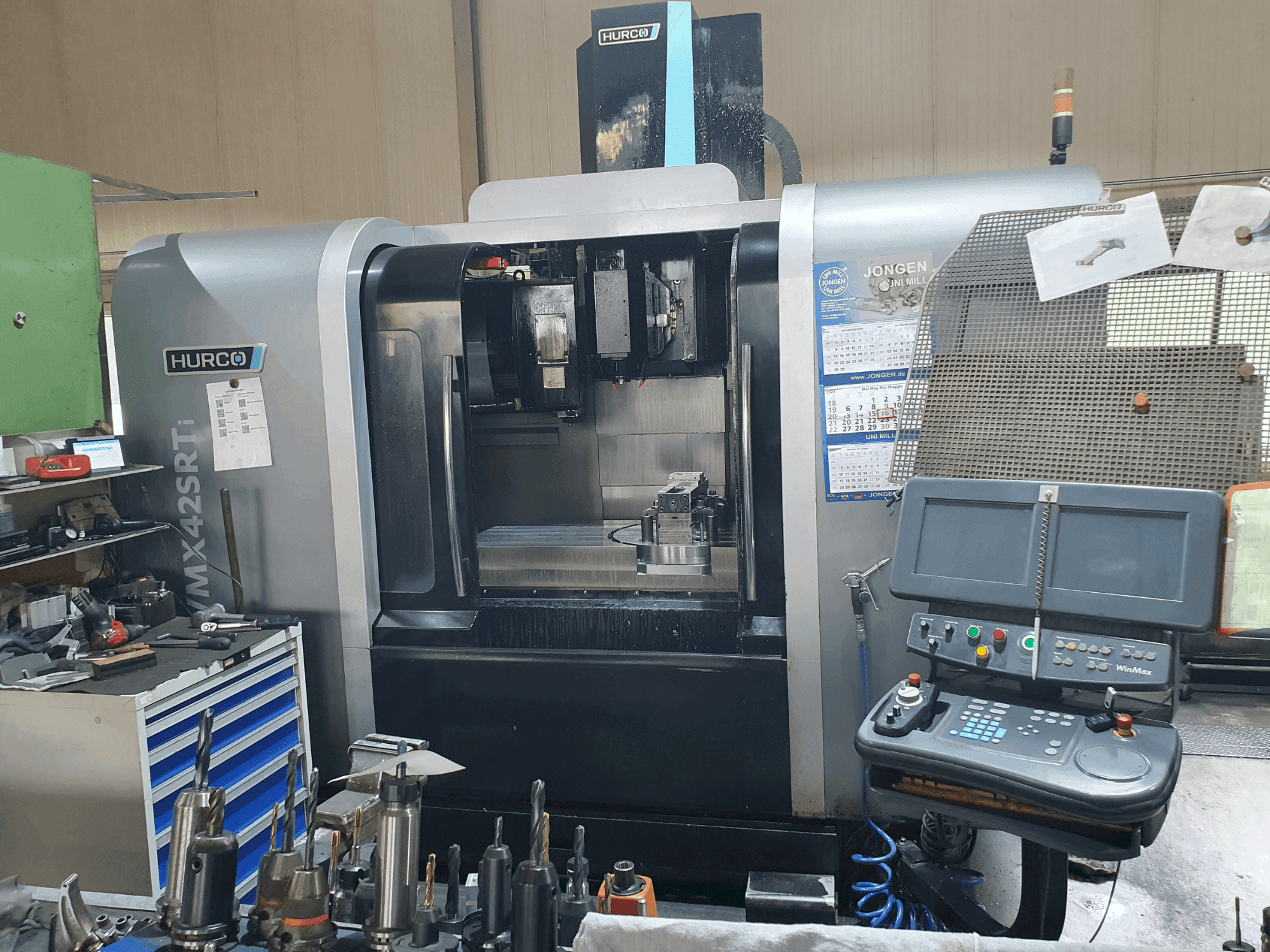 Вид станка Hurco VMX 42 SRTi  спереди