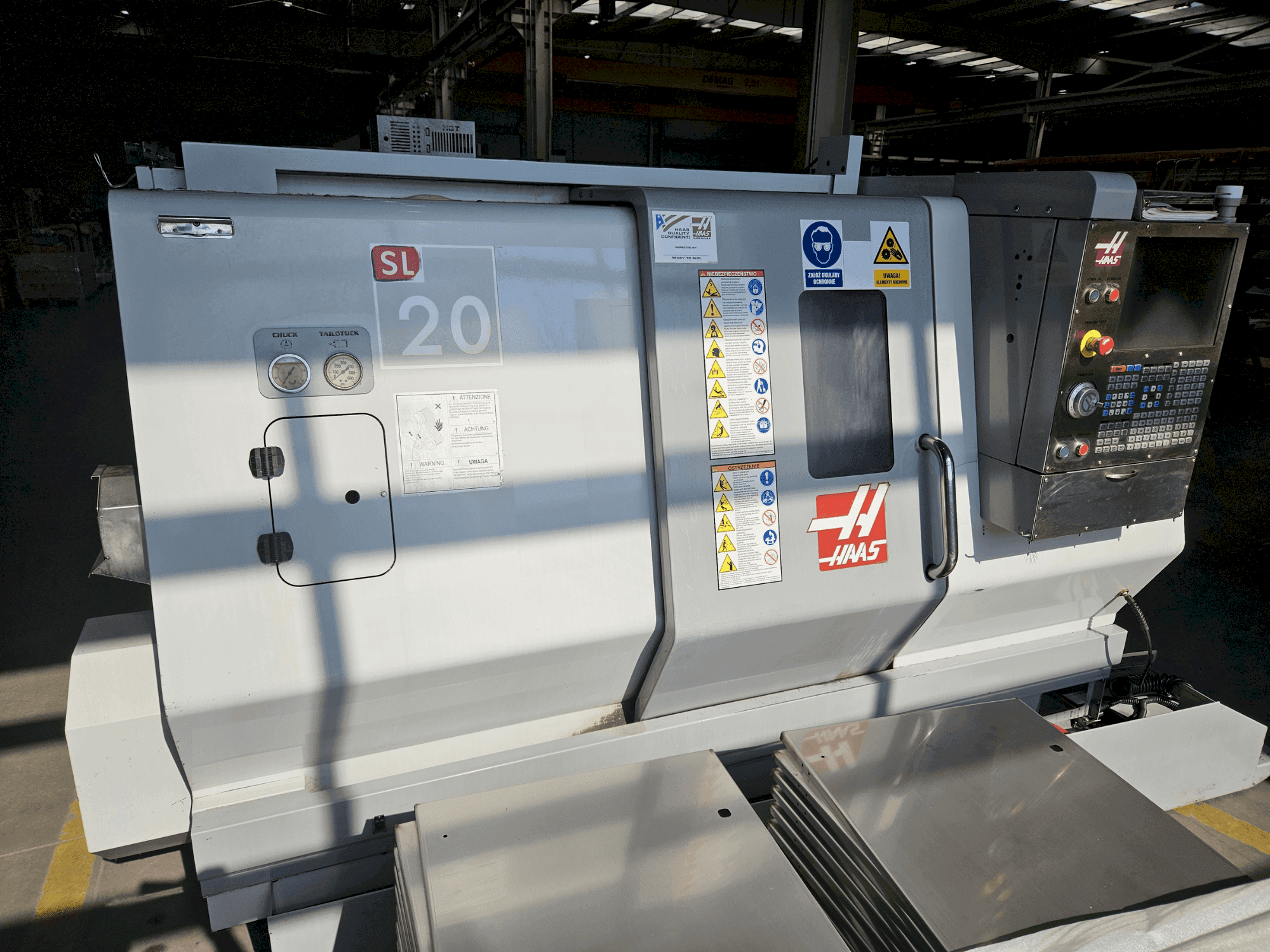 Вид станка HAAS SL-20 TBHE спереди