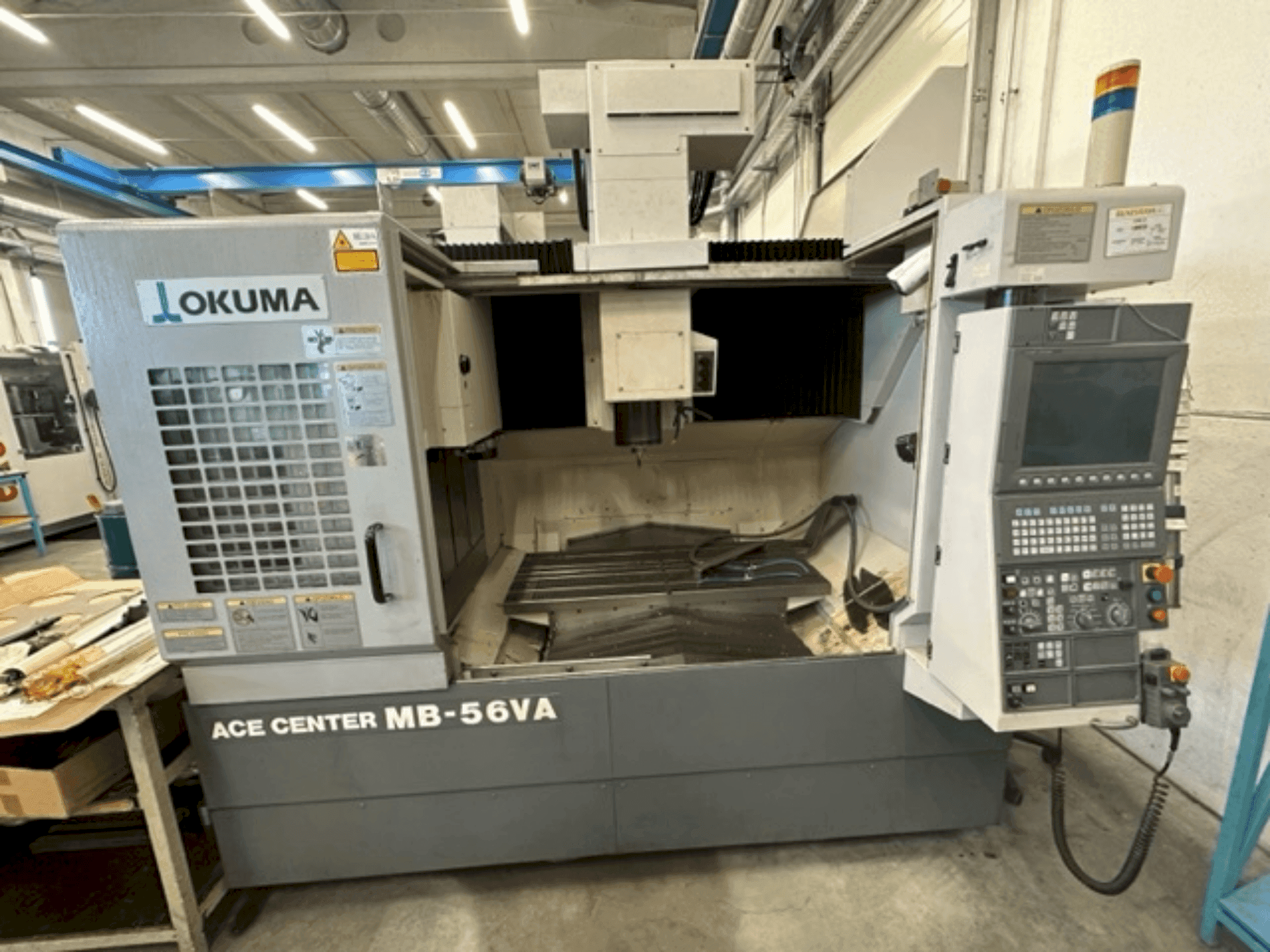 Вид станка Okuma MB-56 VA спереди