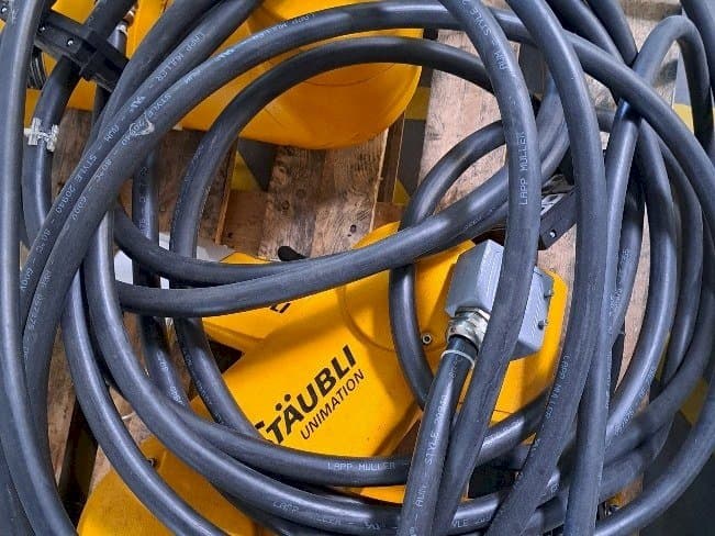 Вид станка STAUBLI TX60 спереди