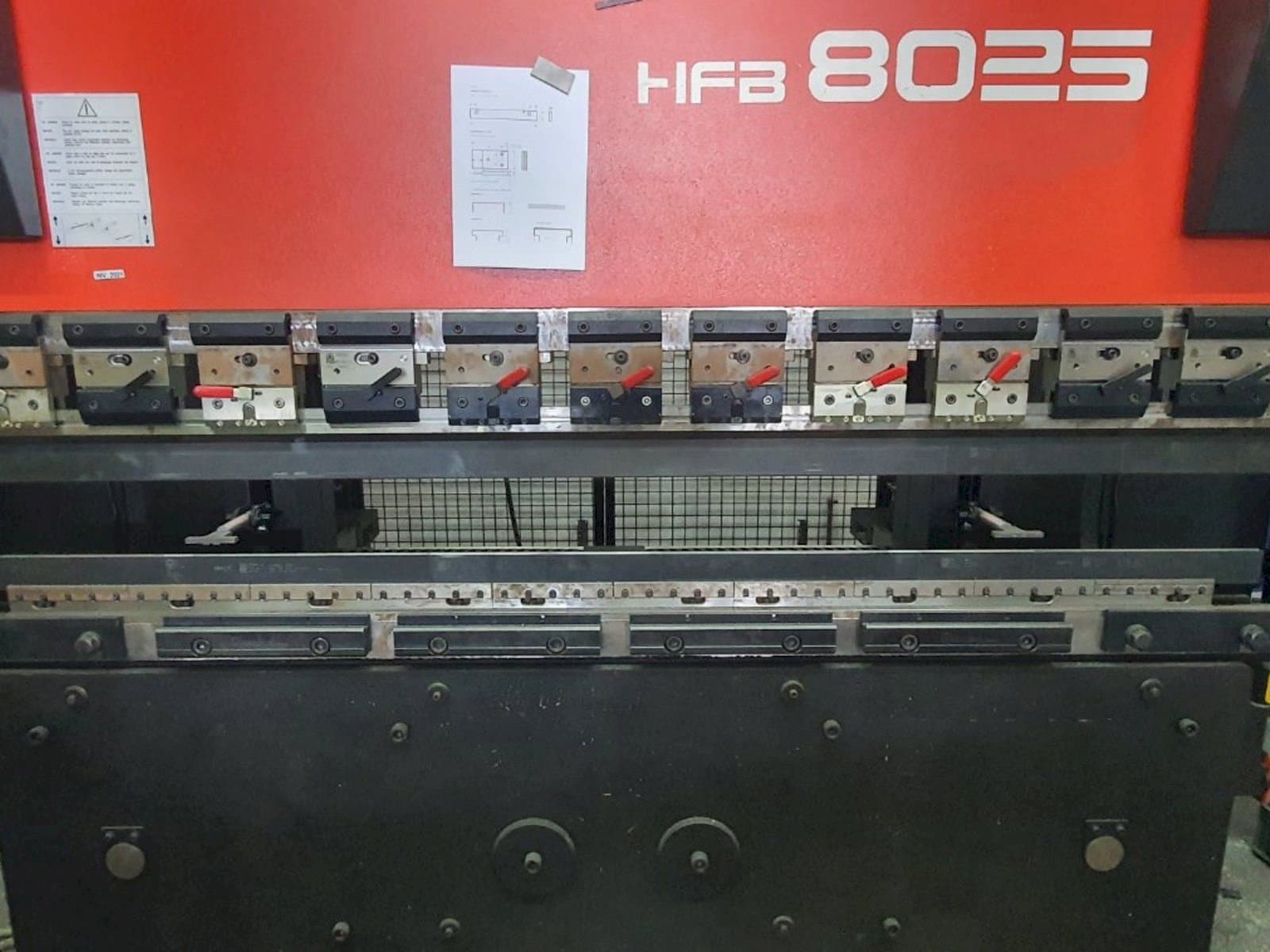 Вид станка AMADA HFBO 80-25 спереди