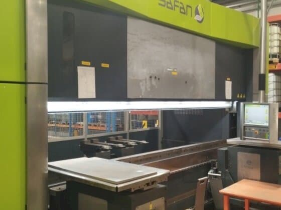 Вид станка Safan SAFAN E-brake 300-4100 спереди