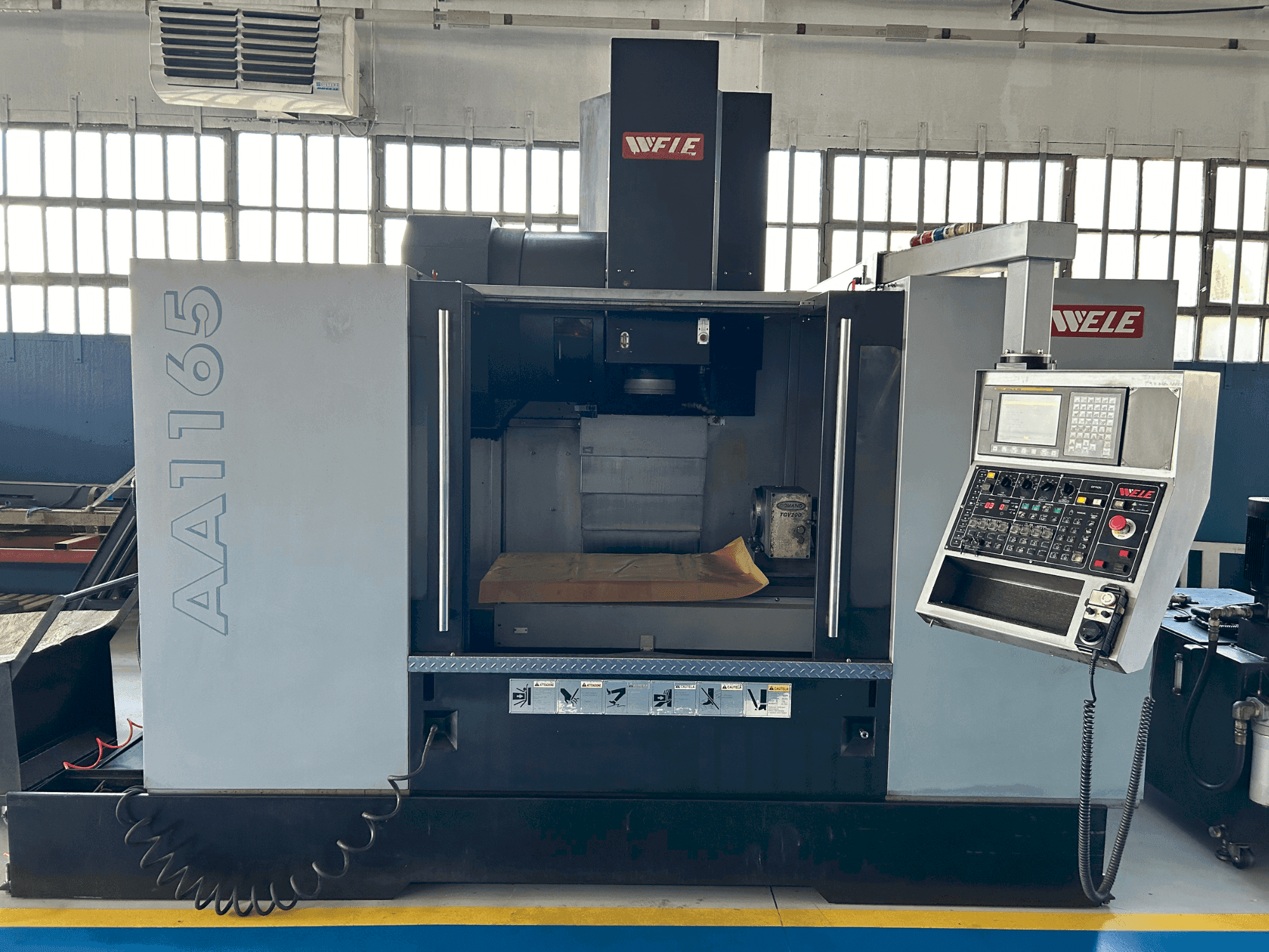 Вид станка Wele AA1165  спереди