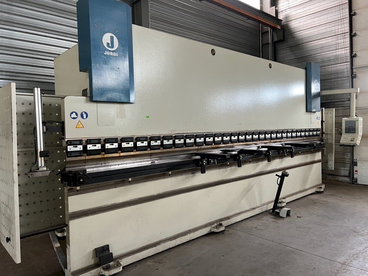 Вид станка JORDI PH 6225 спереди