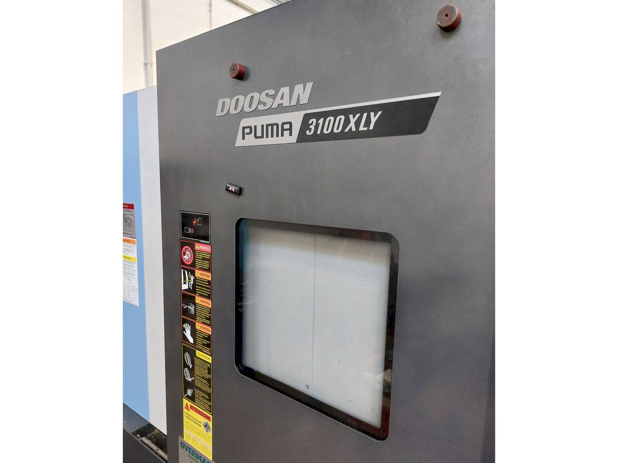 Вид станка DOOSAN Puma 3100LY спереди